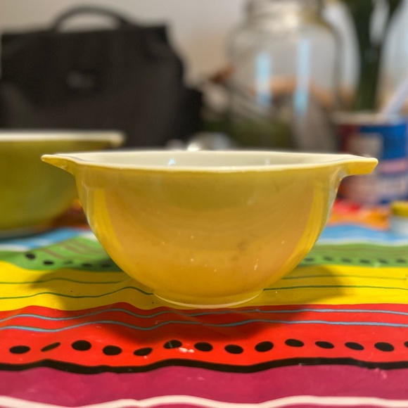 2 Greenish yellow Pyrex - Picture 1 of 5